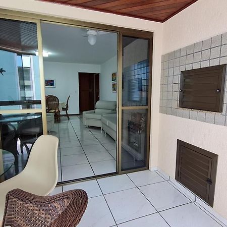 Apto em prédio frente mar, Meia Praia Itapema, 3 dorm, conforto para 8 pessoas Exterior foto