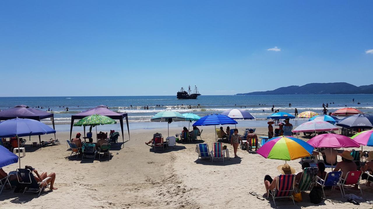 Apto em prédio frente mar, Meia Praia Itapema, 3 dorm, conforto para 8 pessoas Exterior foto