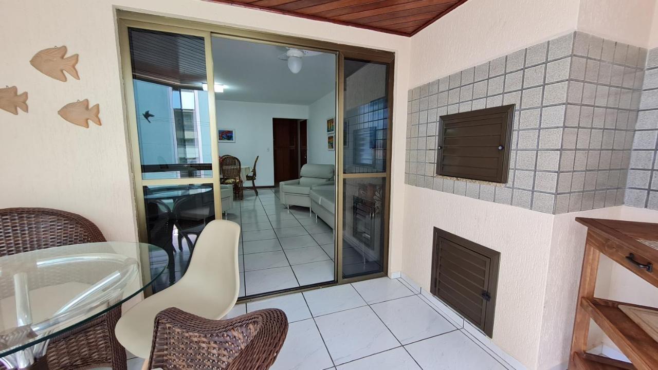 Apto em prédio frente mar, Meia Praia Itapema, 3 dorm, conforto para 8 pessoas Exterior foto